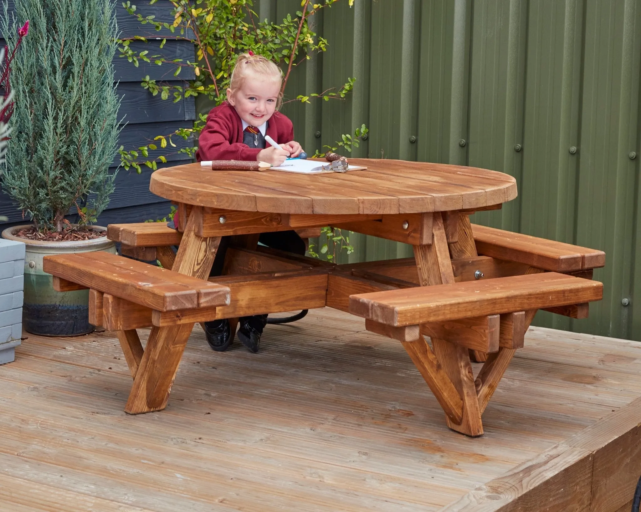 Cosy Round Picnic Bench For 8 (Direct Shipping Item)